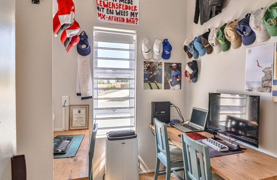 4 Bedroom Property for Sale in De Kelders Western Cape